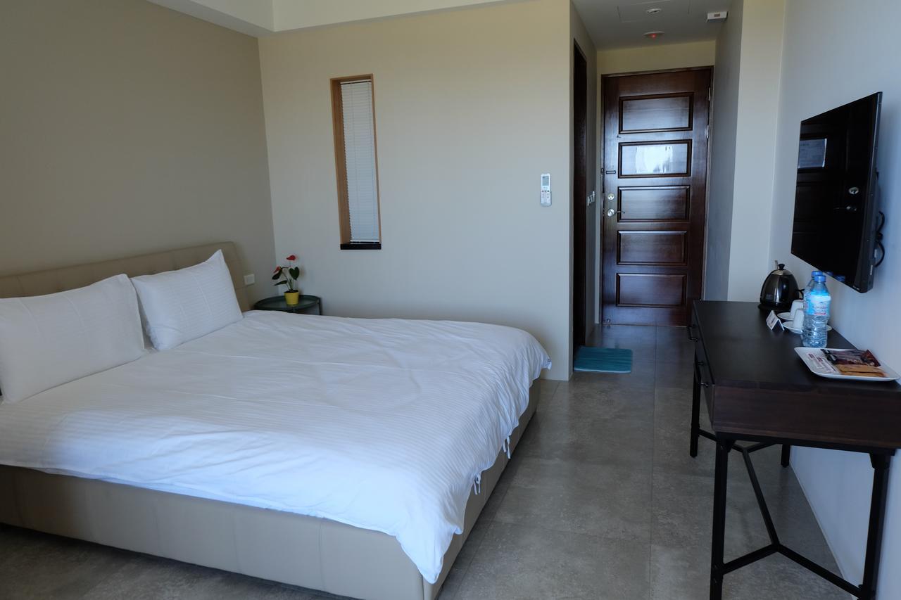 Moonlit Seaview Homestay Donghe Exterior photo